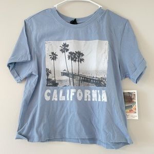 Light blue California t shirt, NWT. Palm trees